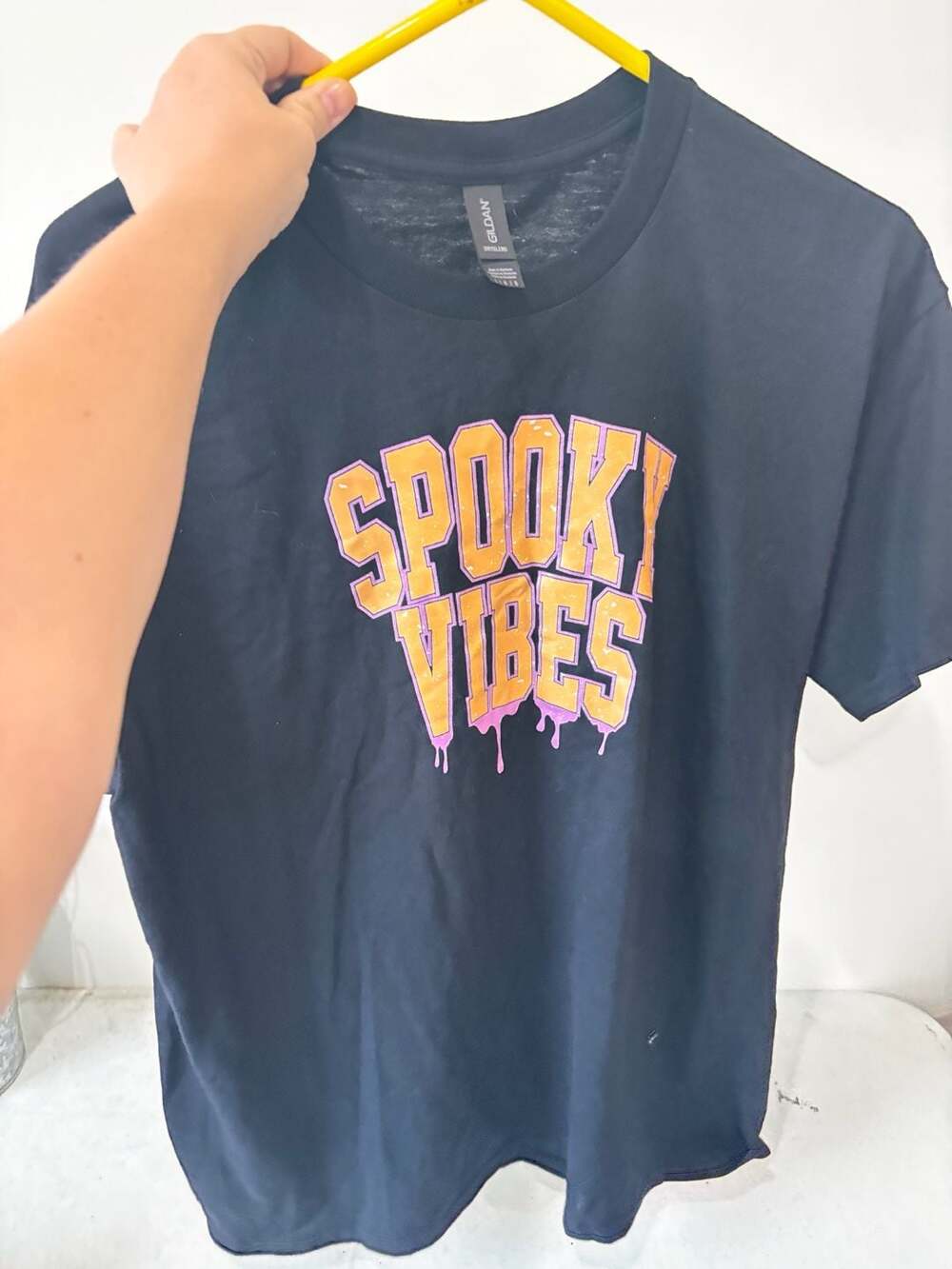 Gildan DryBlend Spooky Vibes Graphic T-Shirt Black Size L
